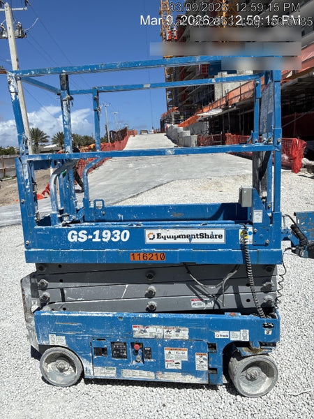 2020 Genie GS-1930 Solid Non Marking Tires, Beacon, Folding rails with half height swing gate