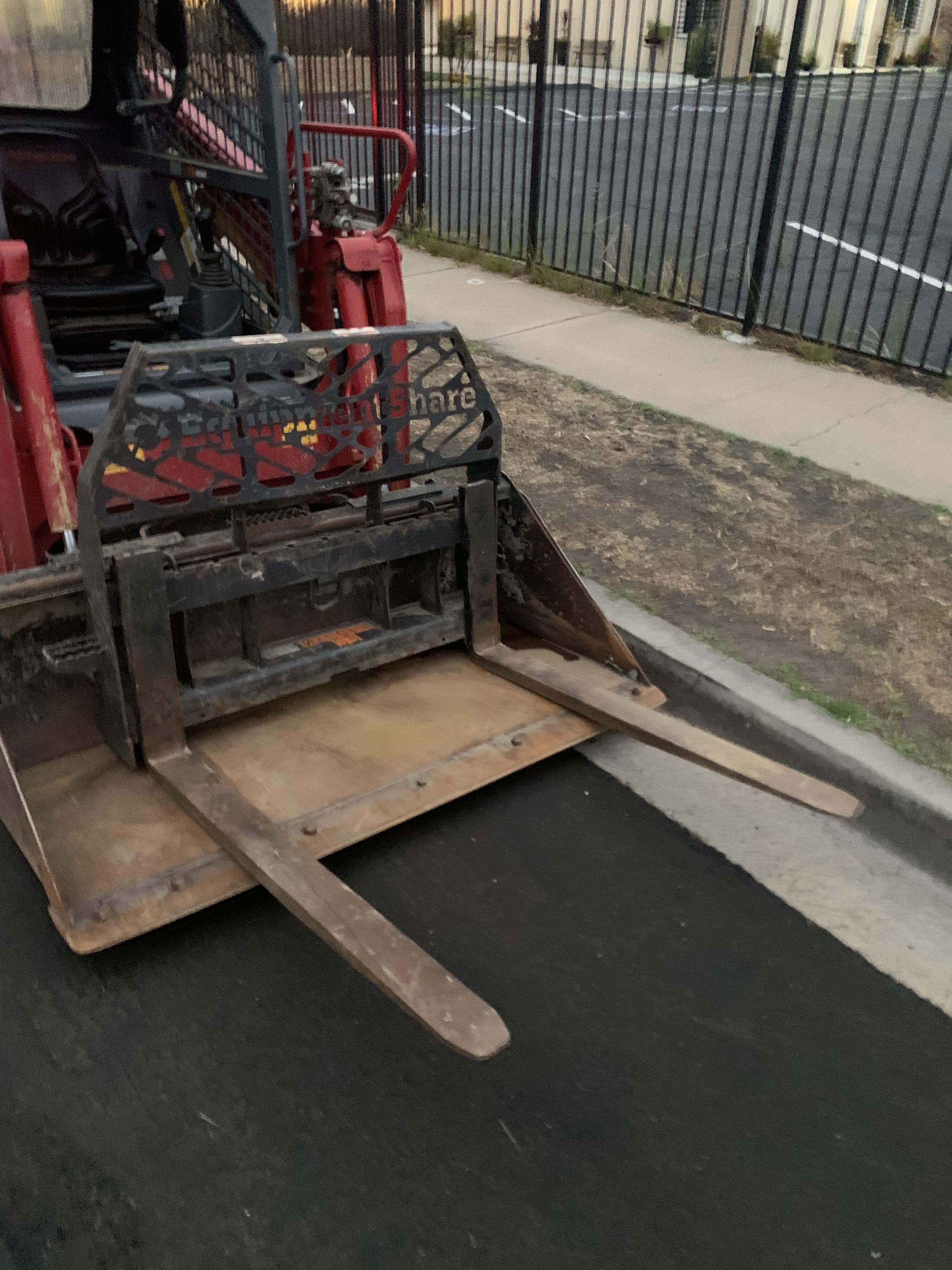 2021 PALADIN 48" Pallet Forks - Paladin