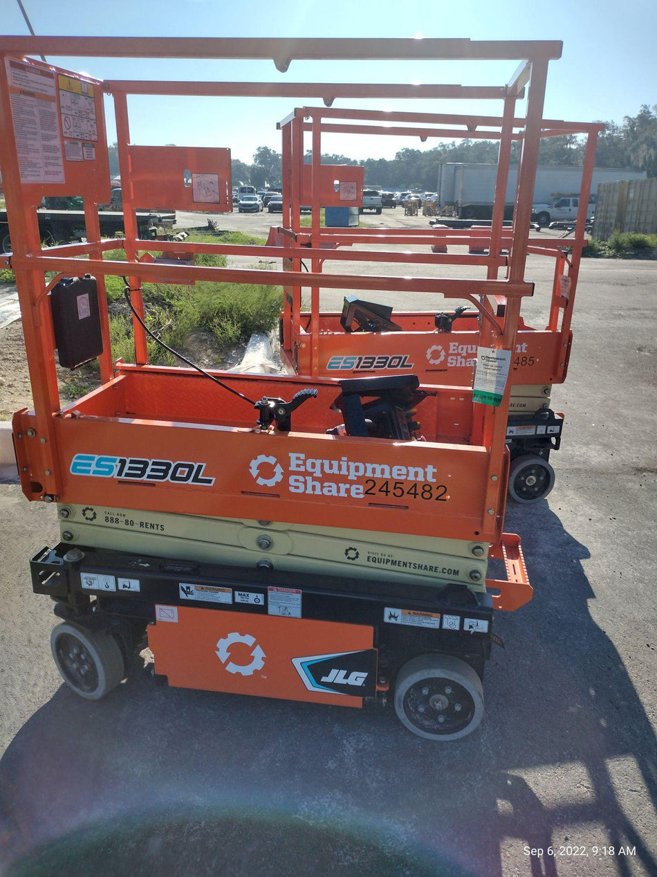 2022 JLG ES1330L