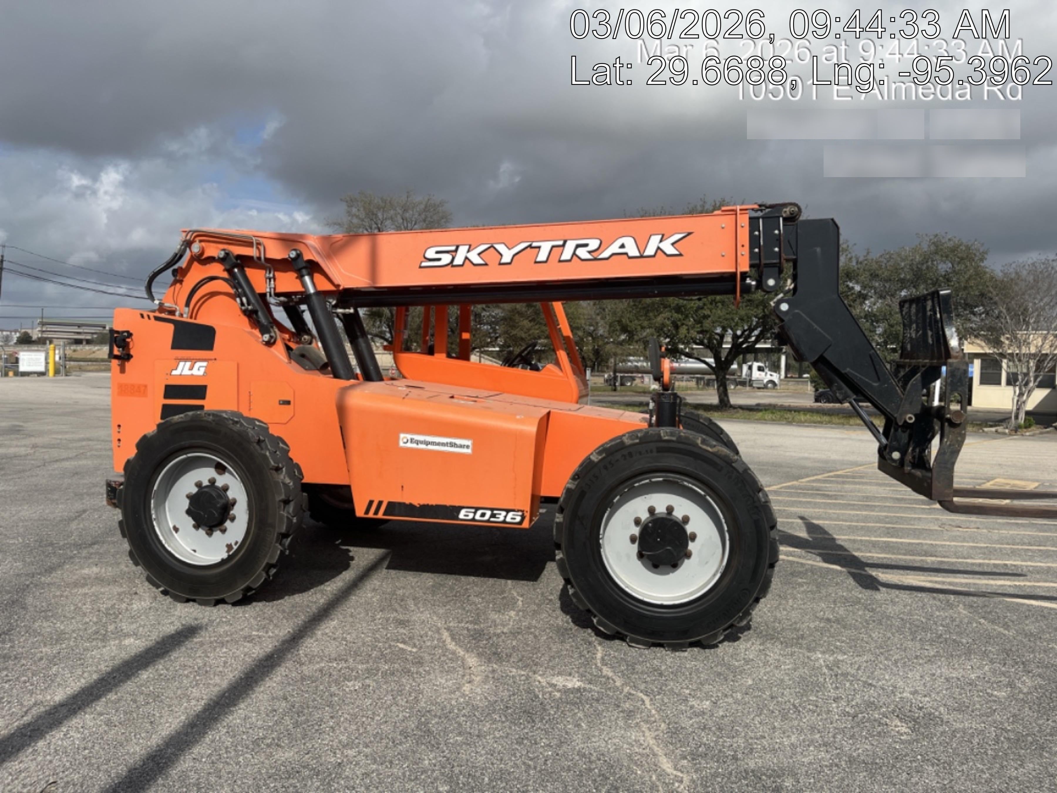 2019 Skytrak 6036 Canopy, Solid Tires, LED Work Lights, Beacon w/72" Carriage, 48" Pallet Forks
