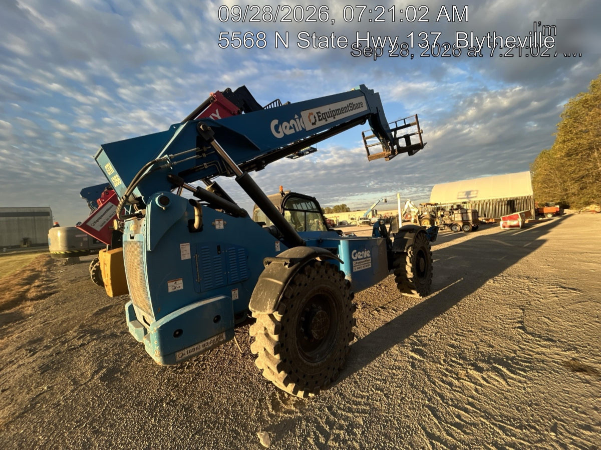 2018 Genie GTH-1056 Genie GTH-1056 w/Enclosed Cab w/HVAC, Work Lights, Solid Tires, Beacon, 60" Carriage and Forks