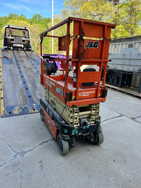 2022 JLG ES1932