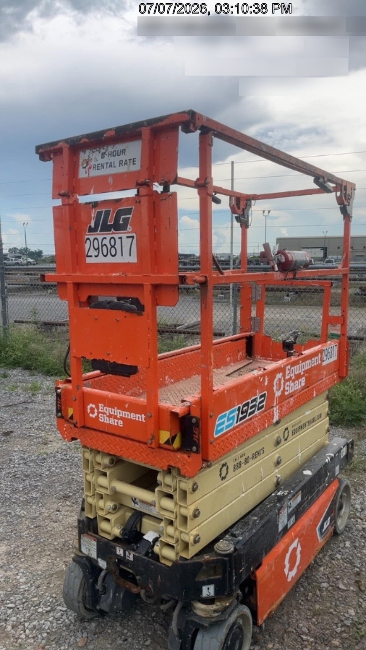 2023 JLG ES1932