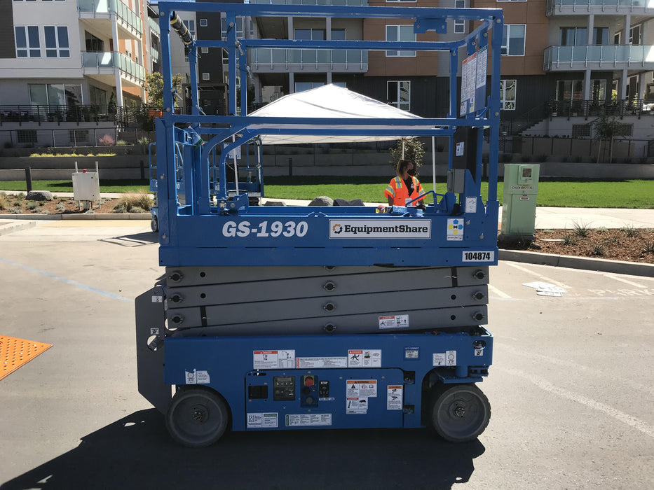 2020 Genie GS-1930 Solid Non Marking Tires, Beacon, Folding rails with half height swing gate, 800W Inverter