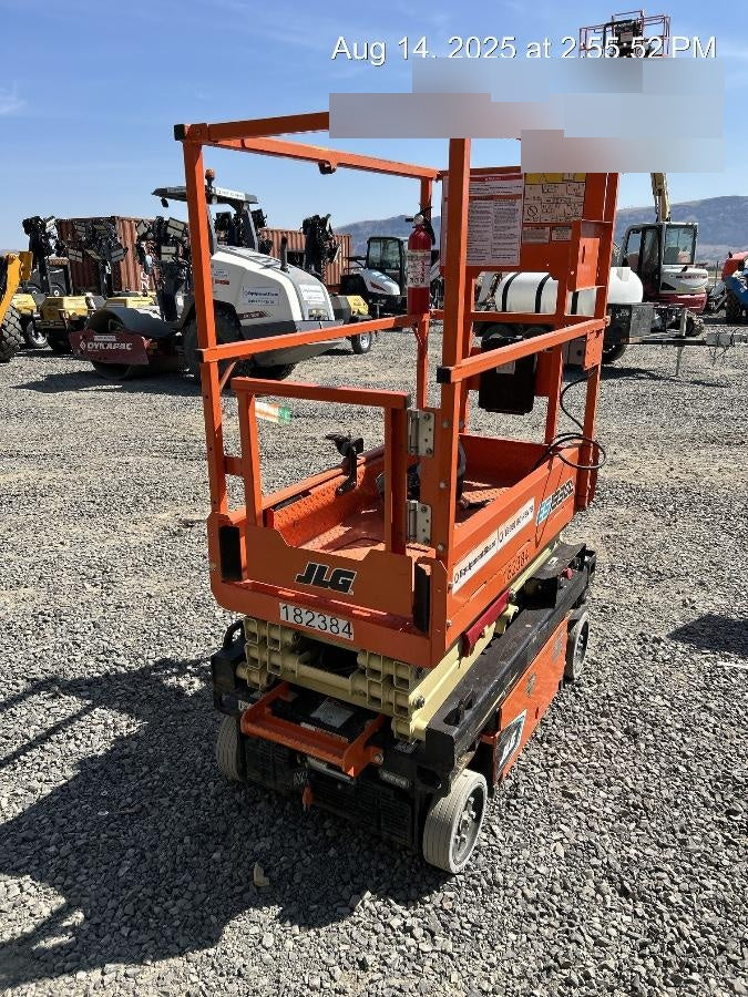 2021 JLG ES1330L