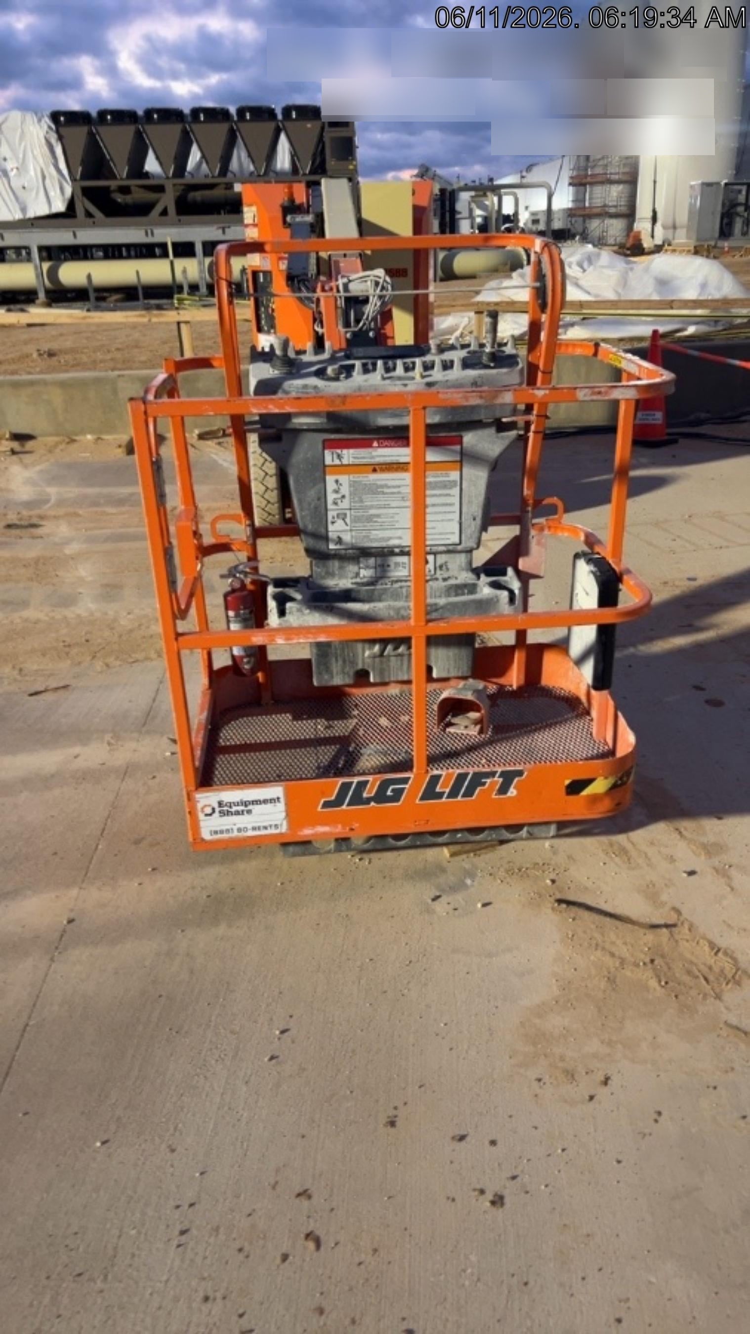 2022 JLG E300AJP
