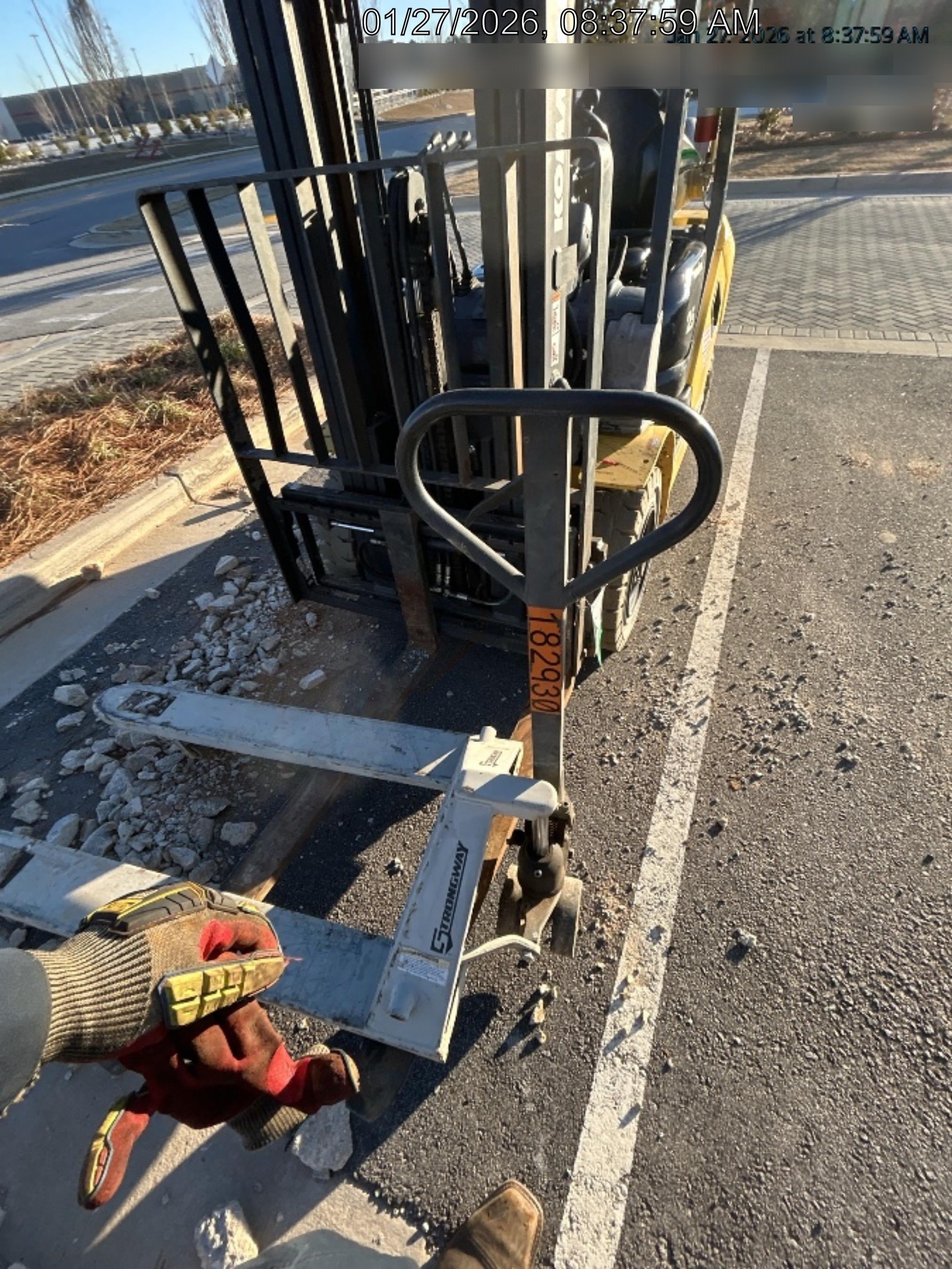 2021 STRONGWAY 4400 lb Pallet Jack