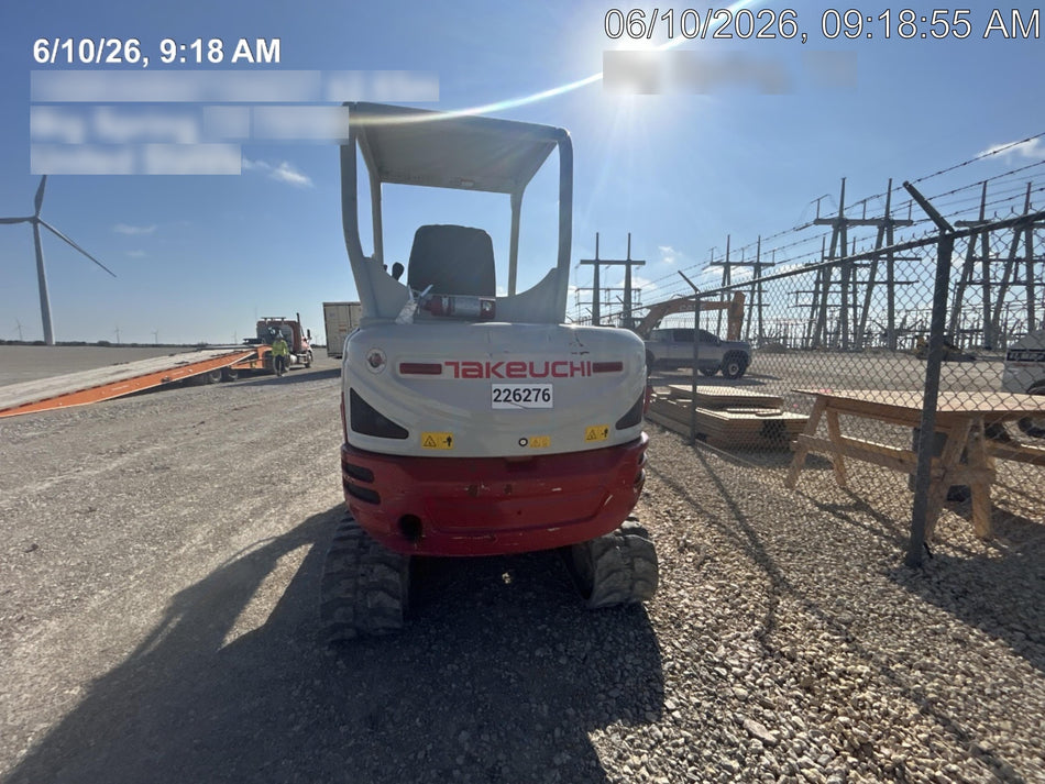 2022 TAKEUCHI TB235-2R