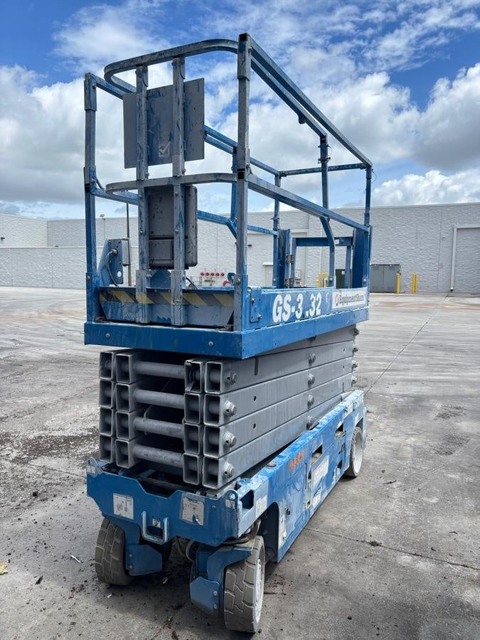 2022 GENIE GS-3232