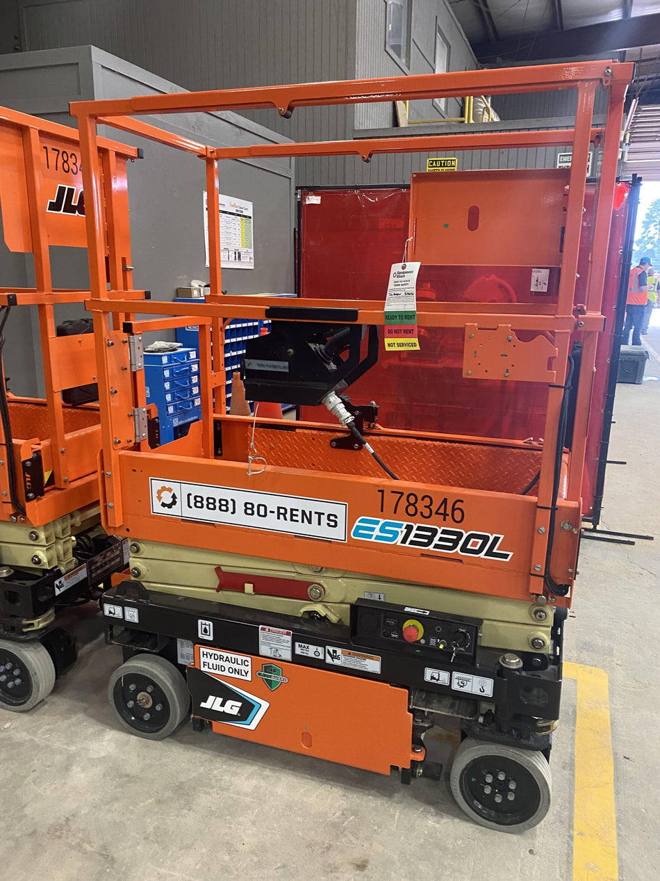 2021 JLG ES1330L