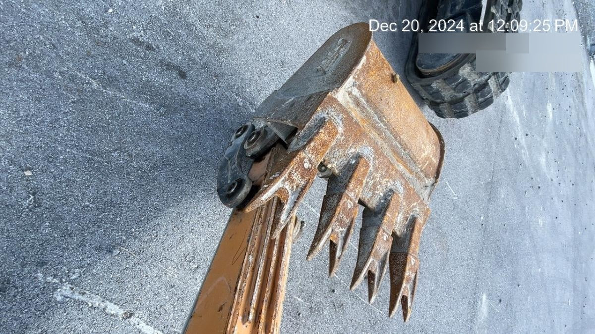 2013 WERK-BRAU 18" Bucket - Werk-Brau