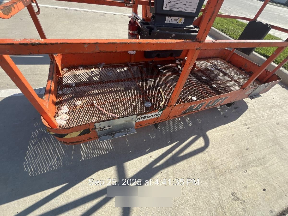 2021 JLG 460SJ