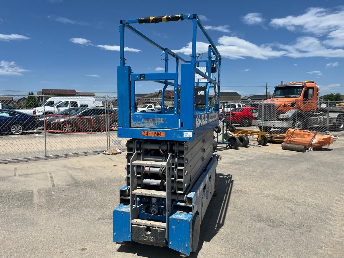 2022 GENIE GS-3232