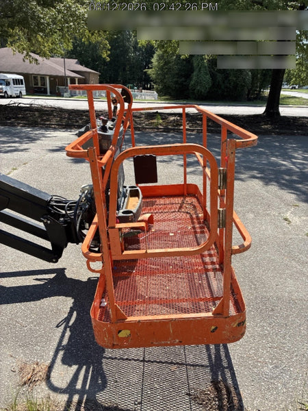 2023 JLG 660SJ