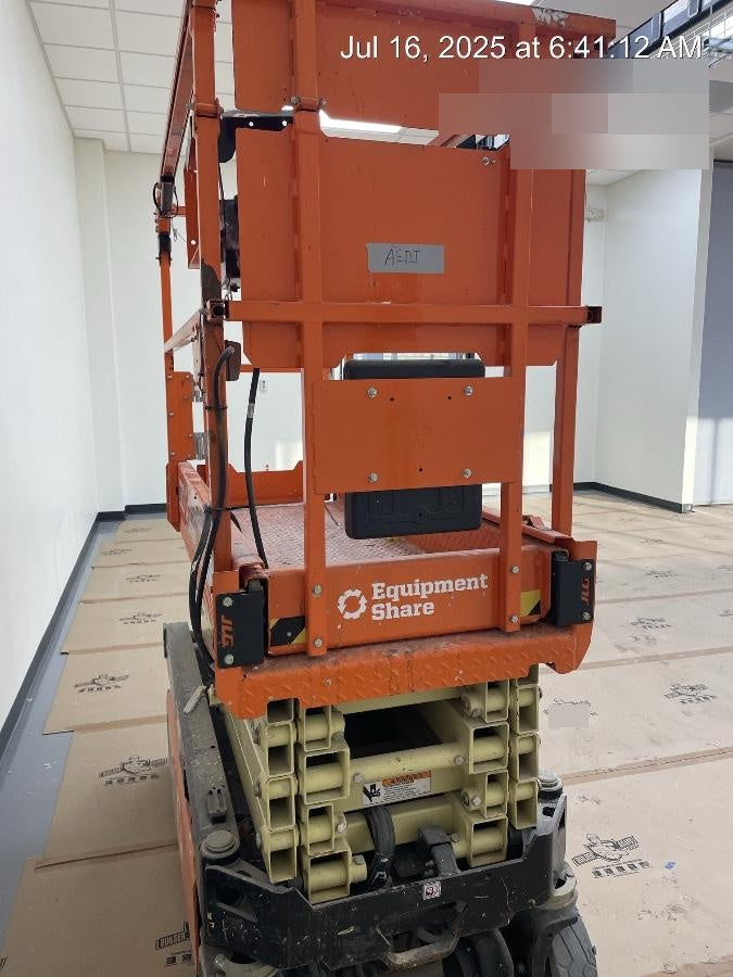 2022 JLG ES1932
