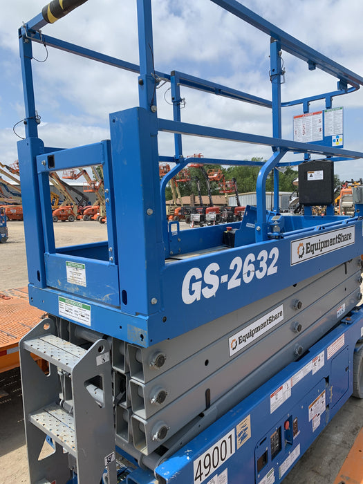 2019 Genie GS-2632 Folding rails with half height swing gate