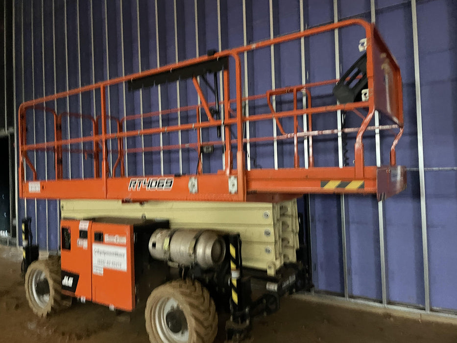 2021 JLG RT4069
