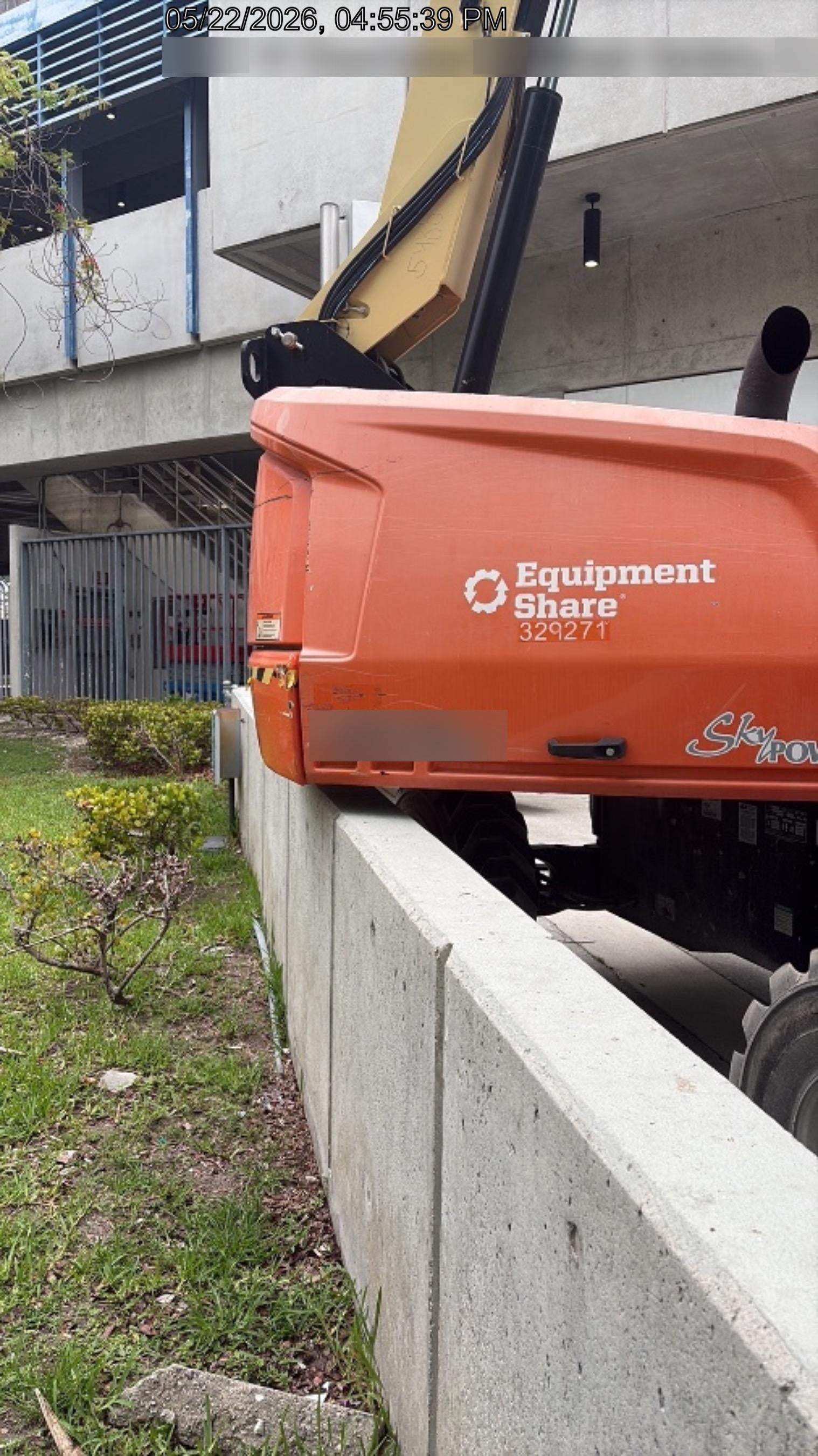 2023 JLG 460SJ