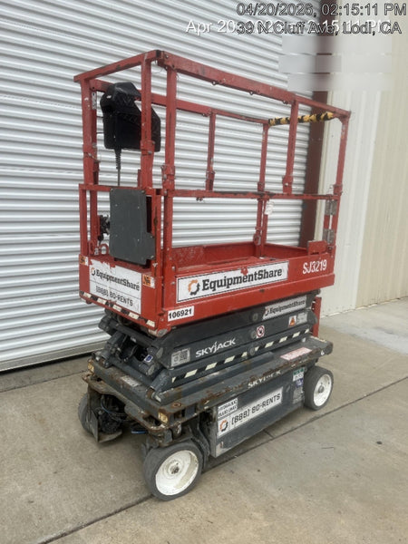 2020 Skyjack SJIII-3219 Solid NM Tires, Half height spring hinged entry gate, Dual Beacons, 800W Inverter