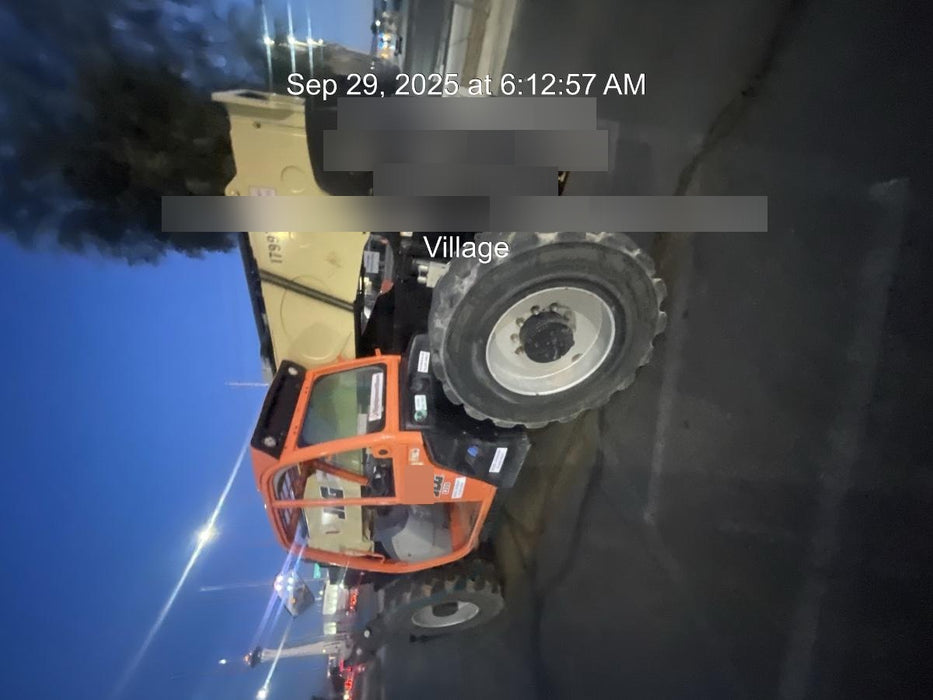 2019 JLG 1255 JLG 1255 T4F w/Open ROPS, Solid Tires, Work Lights/Beacon, 60" Carriage/Forks