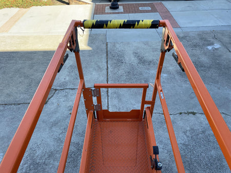 2022 JLG ES1932