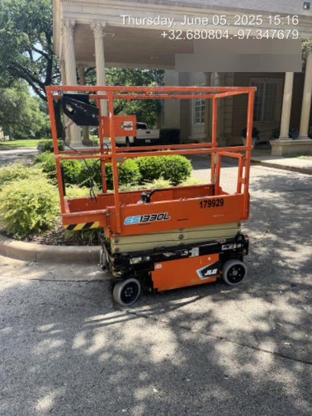 2021 JLG ES1330L