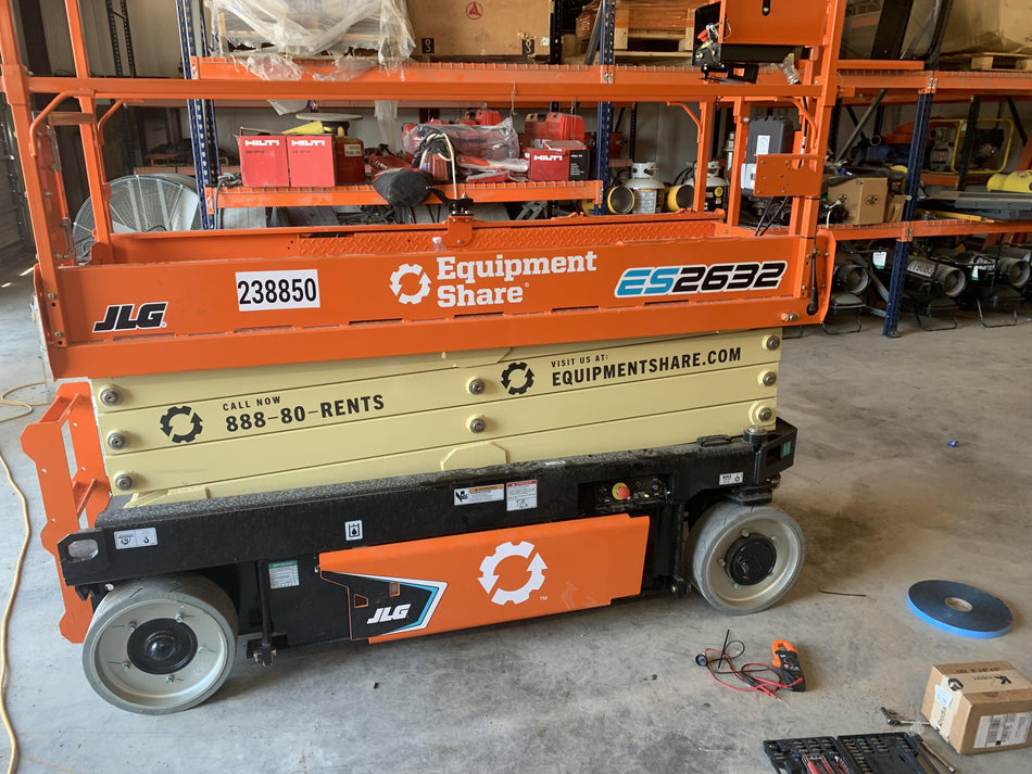 2022 JLG ES2632