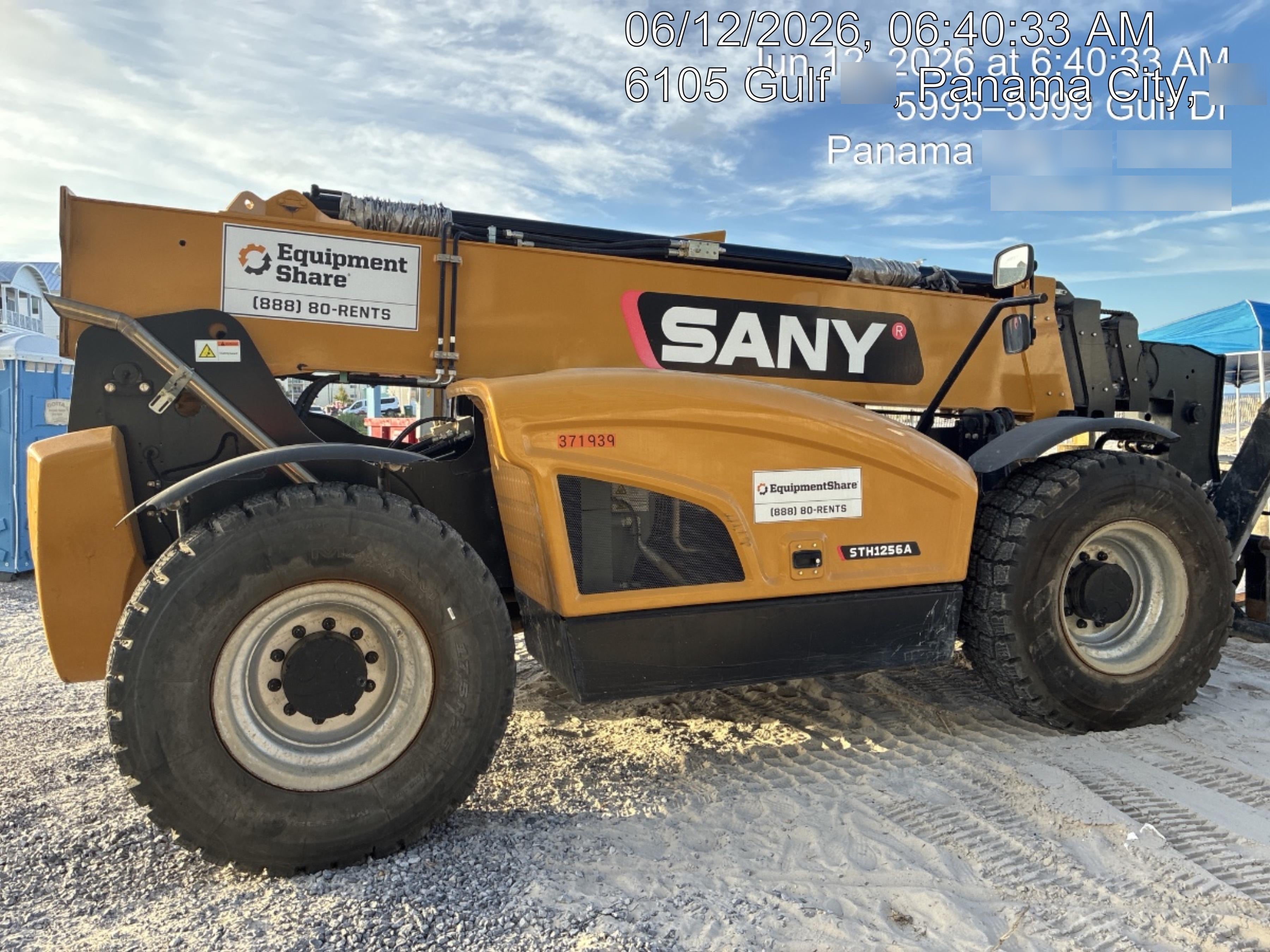 2023 SANY STH1256