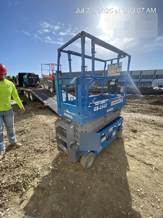 2021 GENIE GS-1932