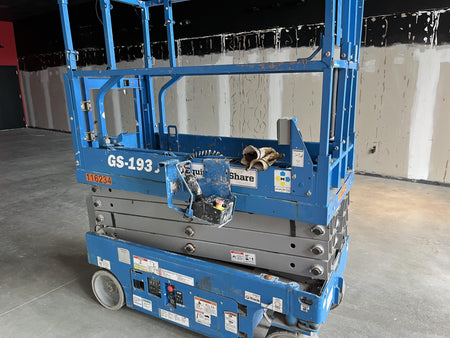 2020 Genie GS-1930 Solid Non Marking Tires, Beacon, Folding rails with half height swing gate