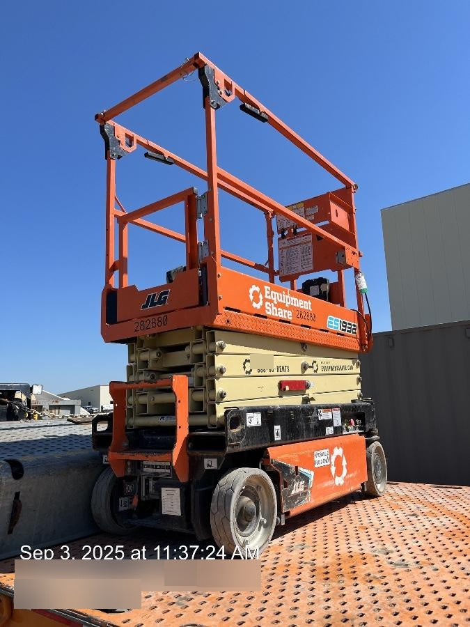 2022 JLG ES1932