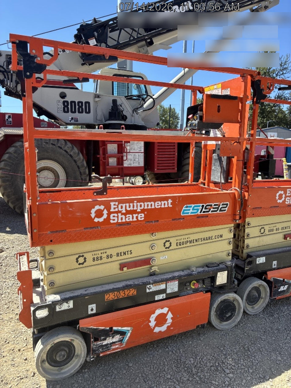 2022 JLG ES1932
