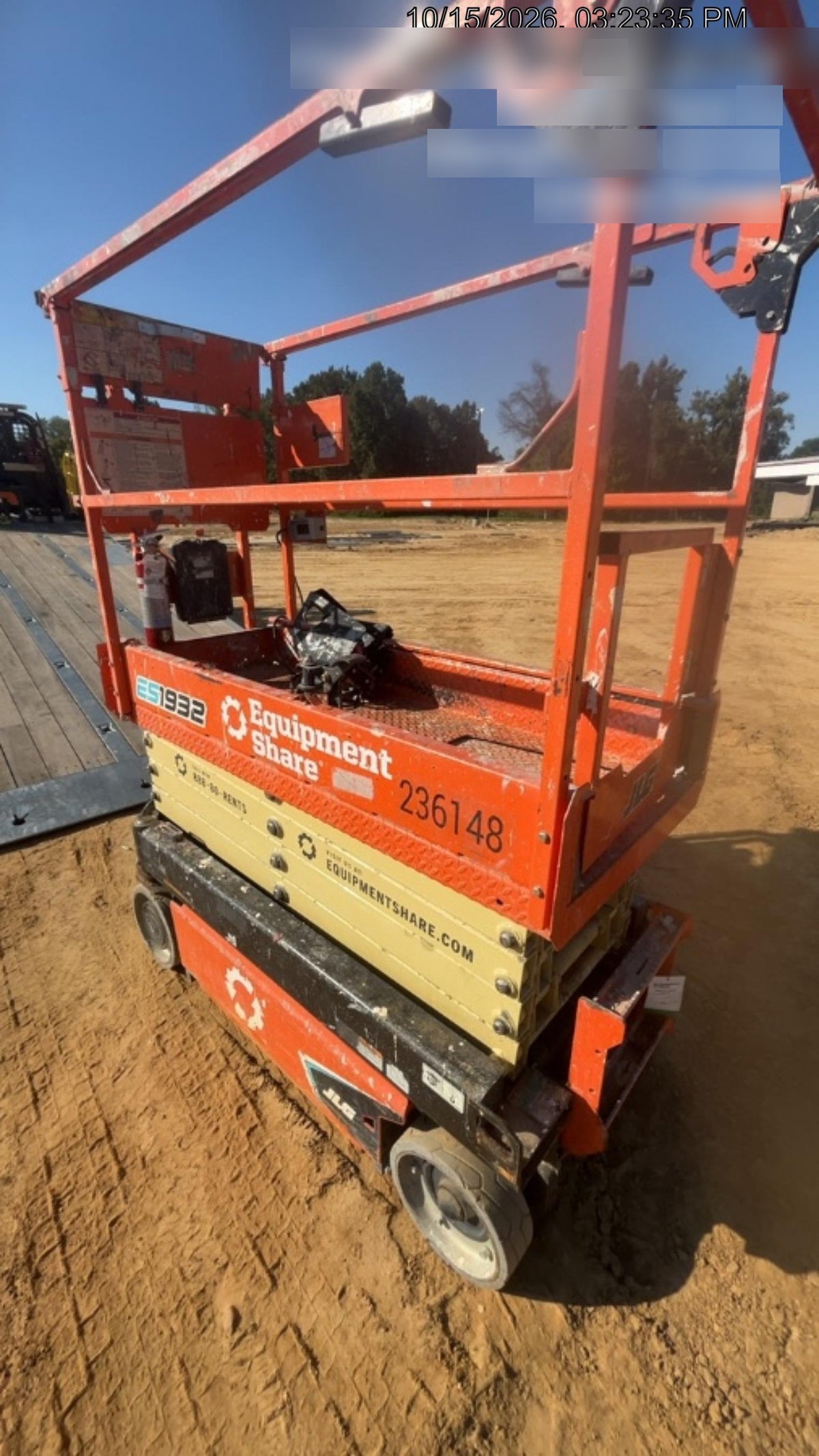 2022 JLG ES1932