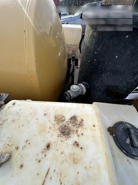 2021 Vac-Tron LP573XDT T4 Koehler Diesel Engine, 500 Gallon Debris Tank, x2 100 Gallon Water Tanks