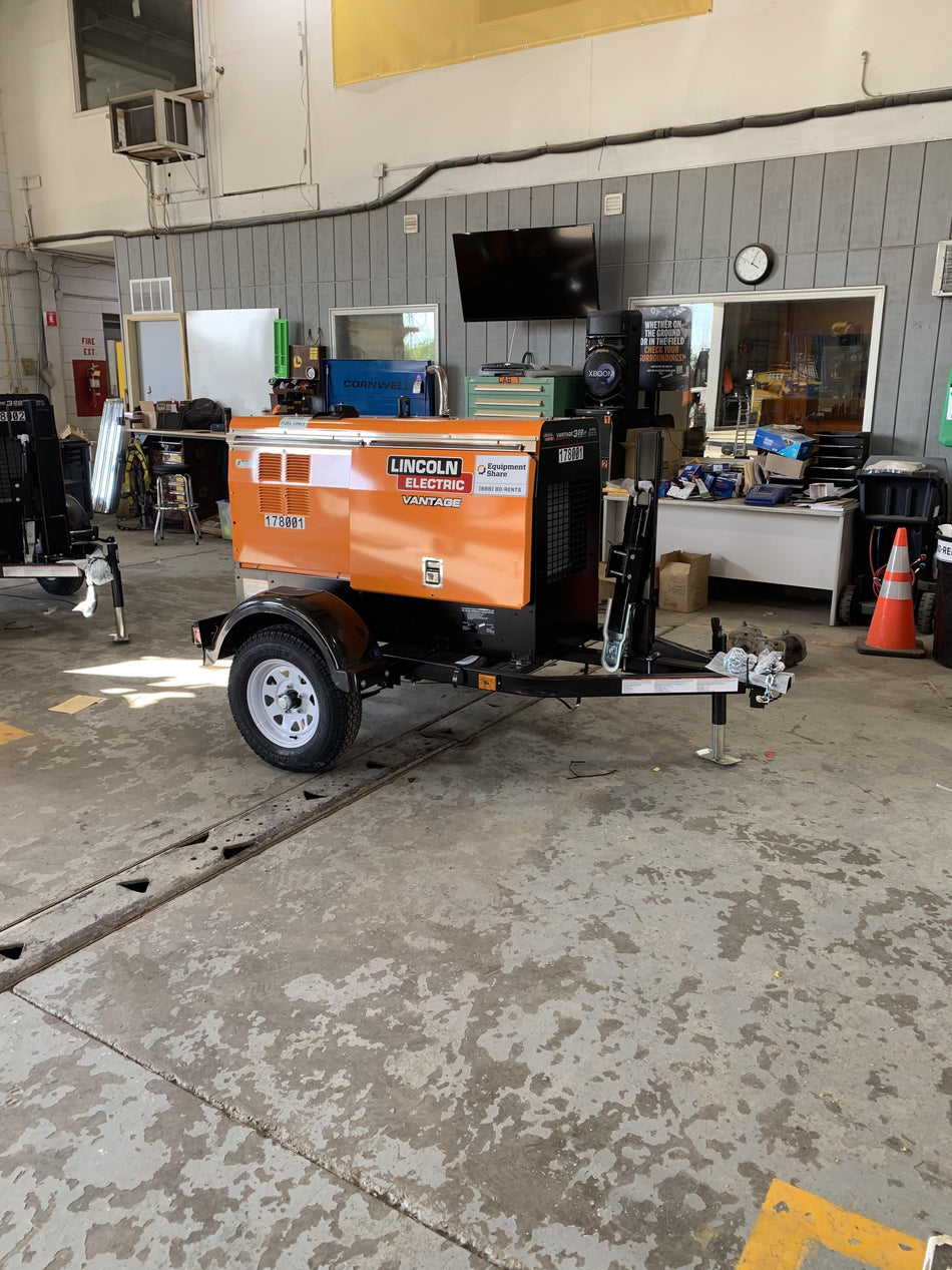 2021 Lincoln Electric Vantage 322 Vantage 322 Ready Pak 3 w/ Decals, ORANGE (includes trailer, cable rack, fender light kit) NO Telematics