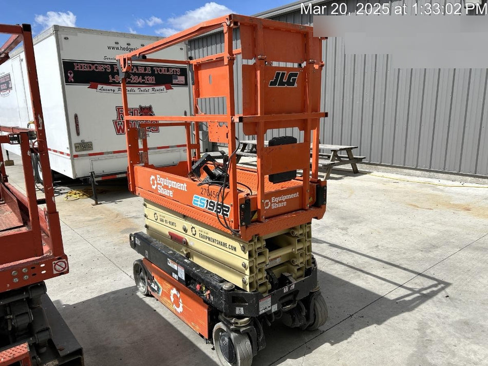 2022 JLG ES1932