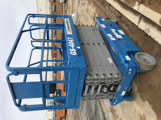 2019 Genie GS-4047 Folding rails with half height swing gate
