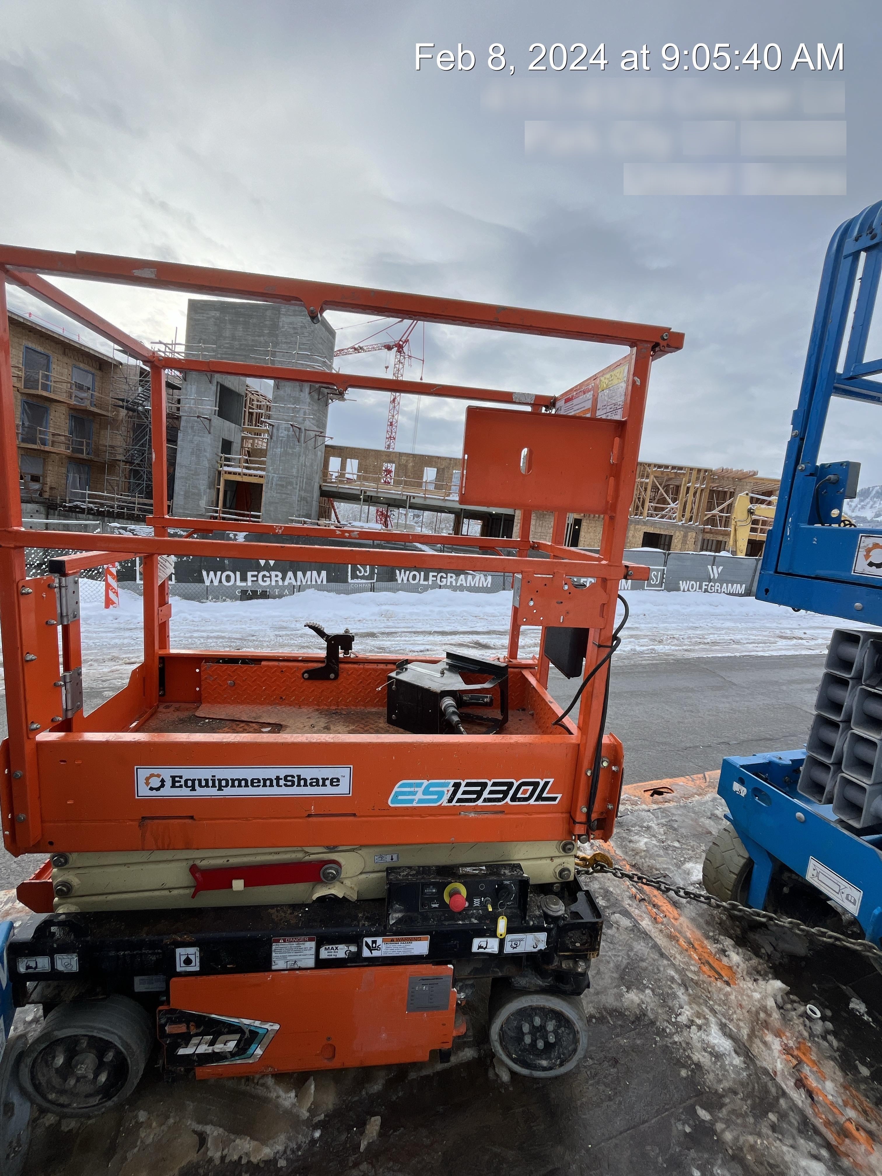 2022 JLG ES1330L