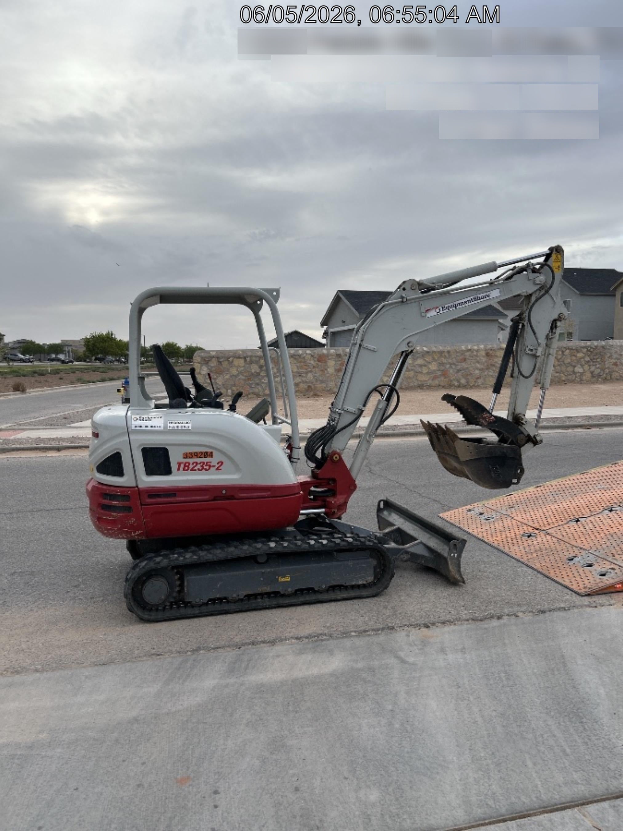 2023 TAKEUCHI TB235-2R
