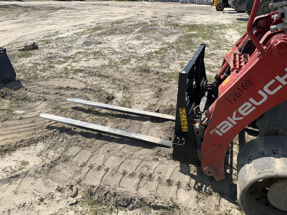 2022 ARROW MATERIAL HANDLING 72" Pallet Forks - Arrow