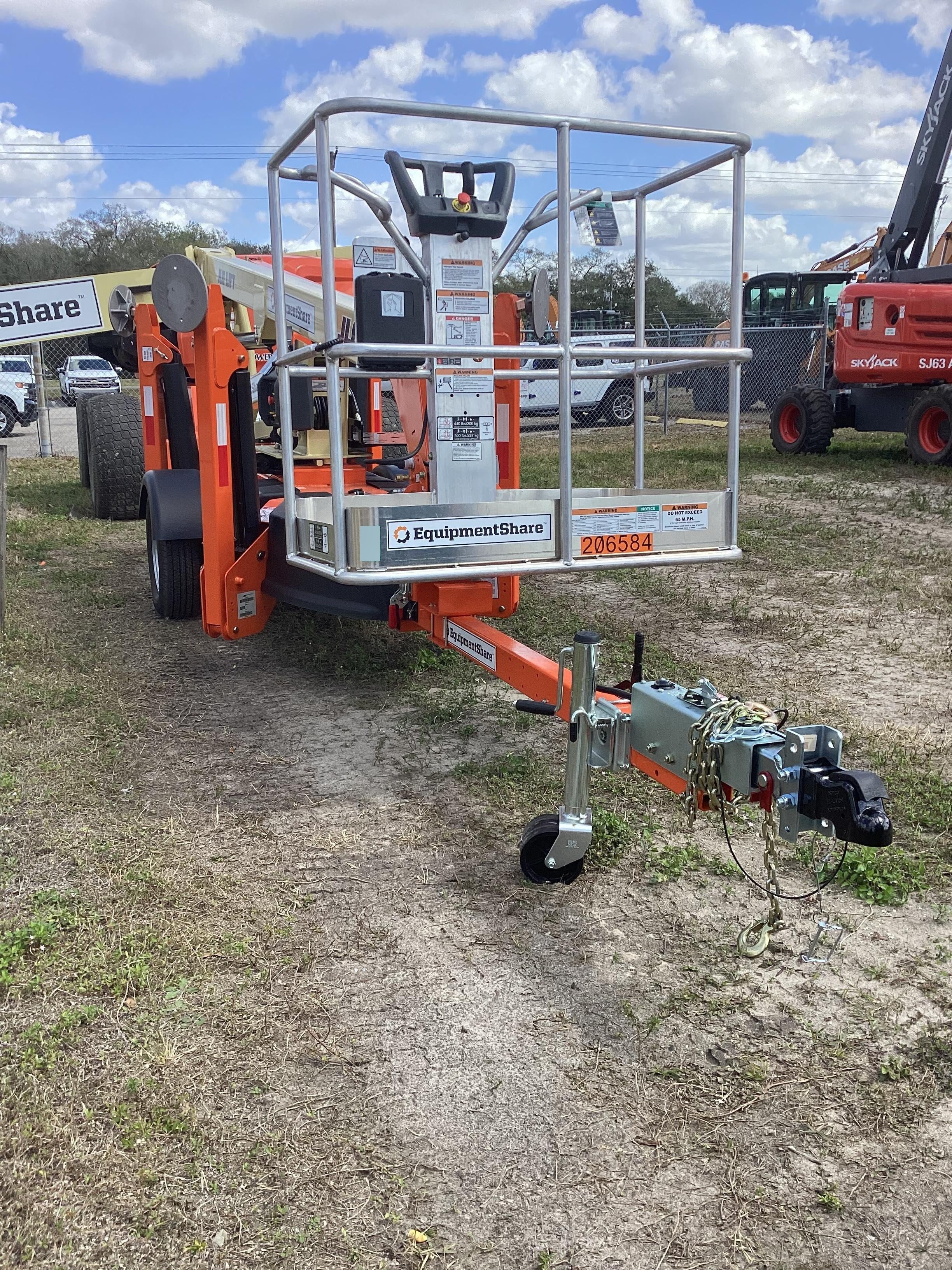 2022 JLG T350