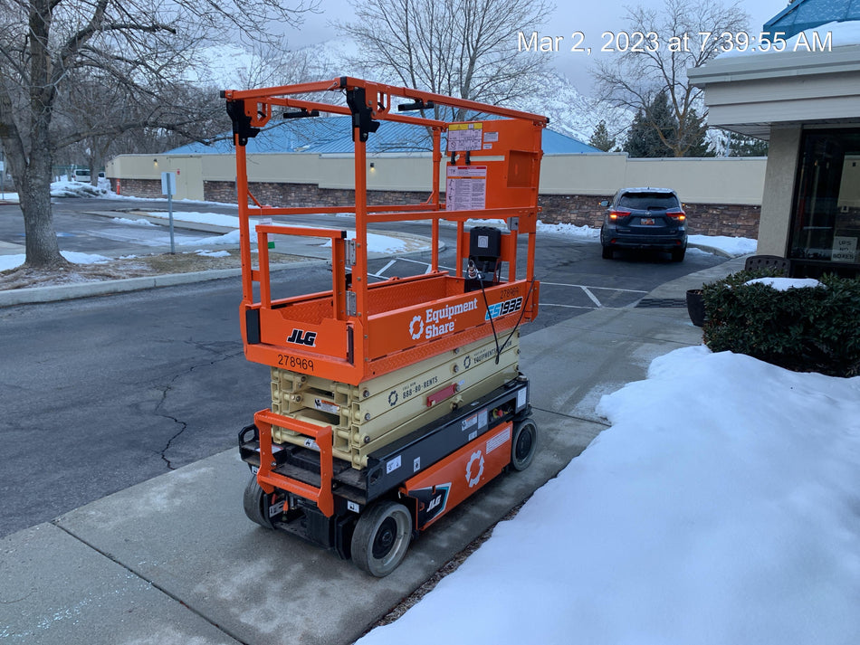2022 JLG ES1932
