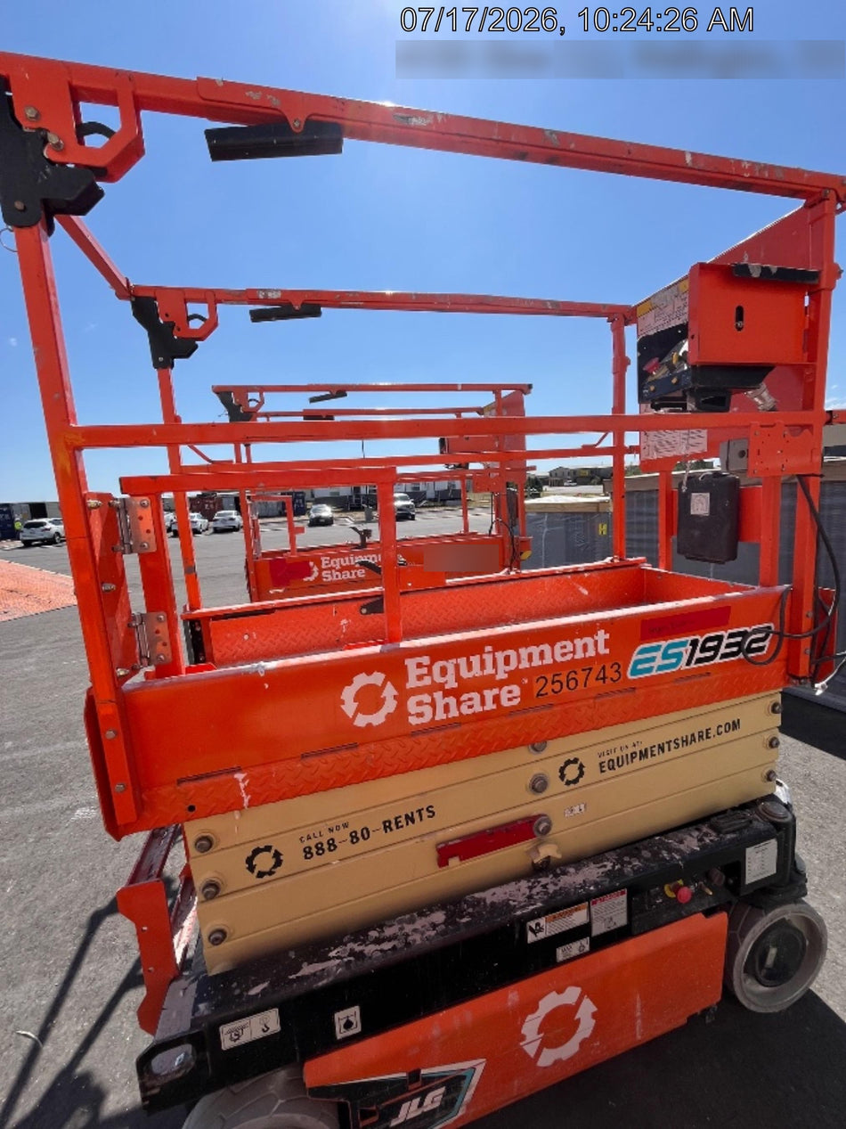 2022 JLG ES1932