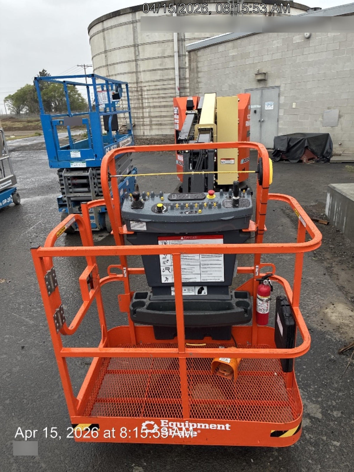 2025 JLG E300AJP