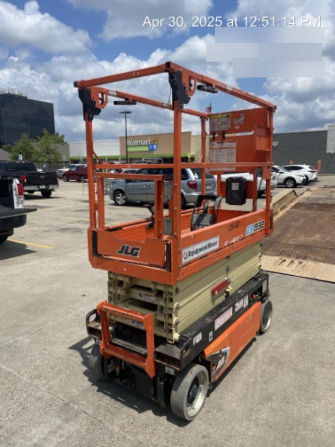 2022 JLG ES1932