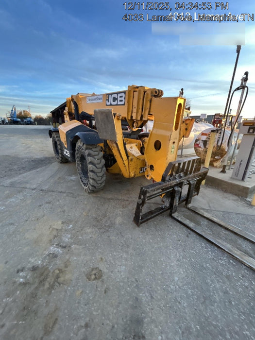 2019 JCB 512-56 Canopy, 109 HP, Solid Tires, STD Worklight, Beacon, Aux Hydraulics, Lifting Eye, Back up Alarm w/66" Carriage/60" Forks