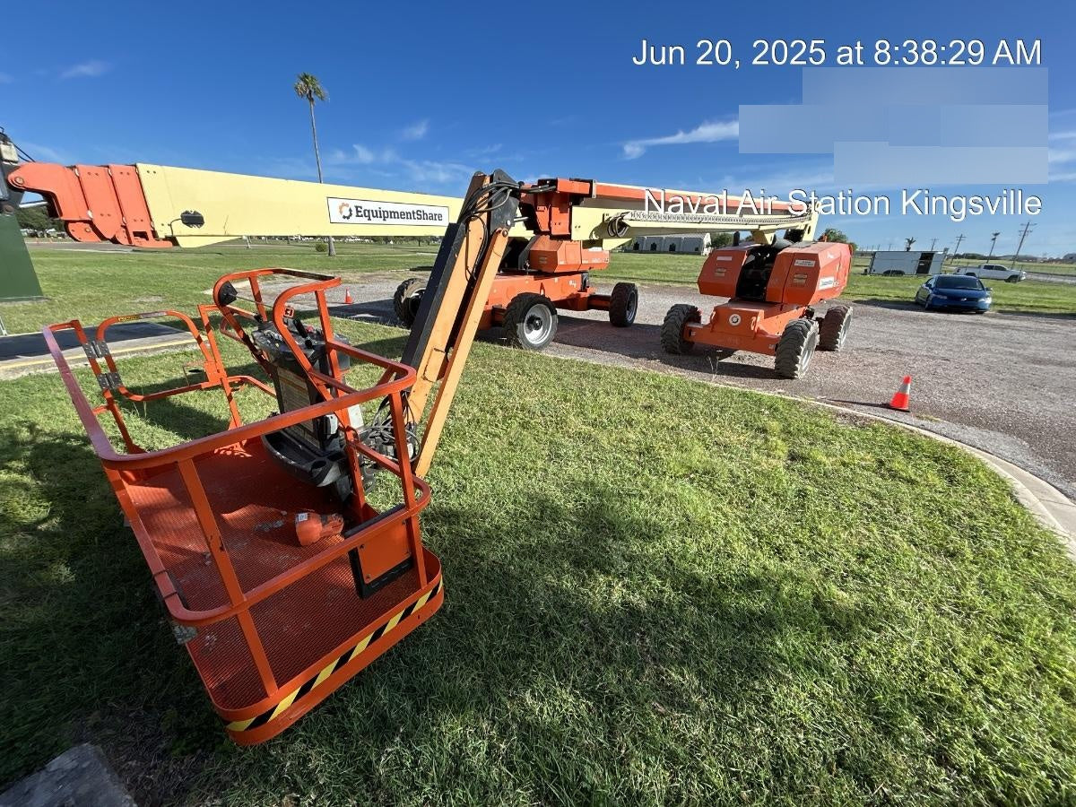 2022 JLG 860SJ