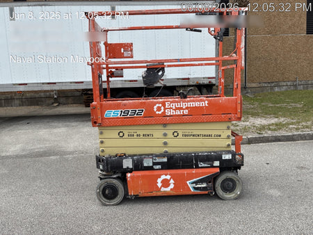 2023 JLG ES1932