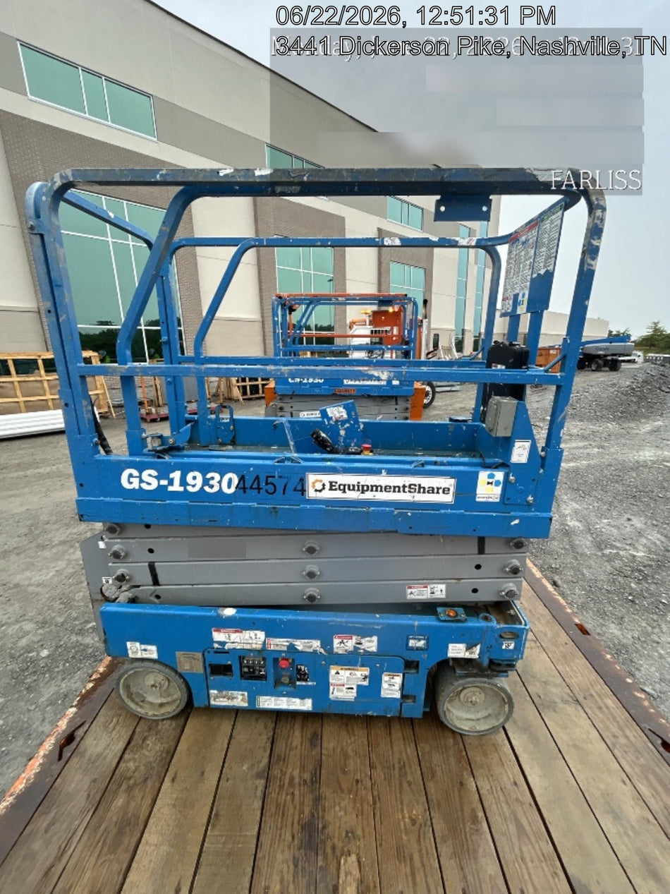 2019 Genie GS-1930 Fixed rails with chain Entry