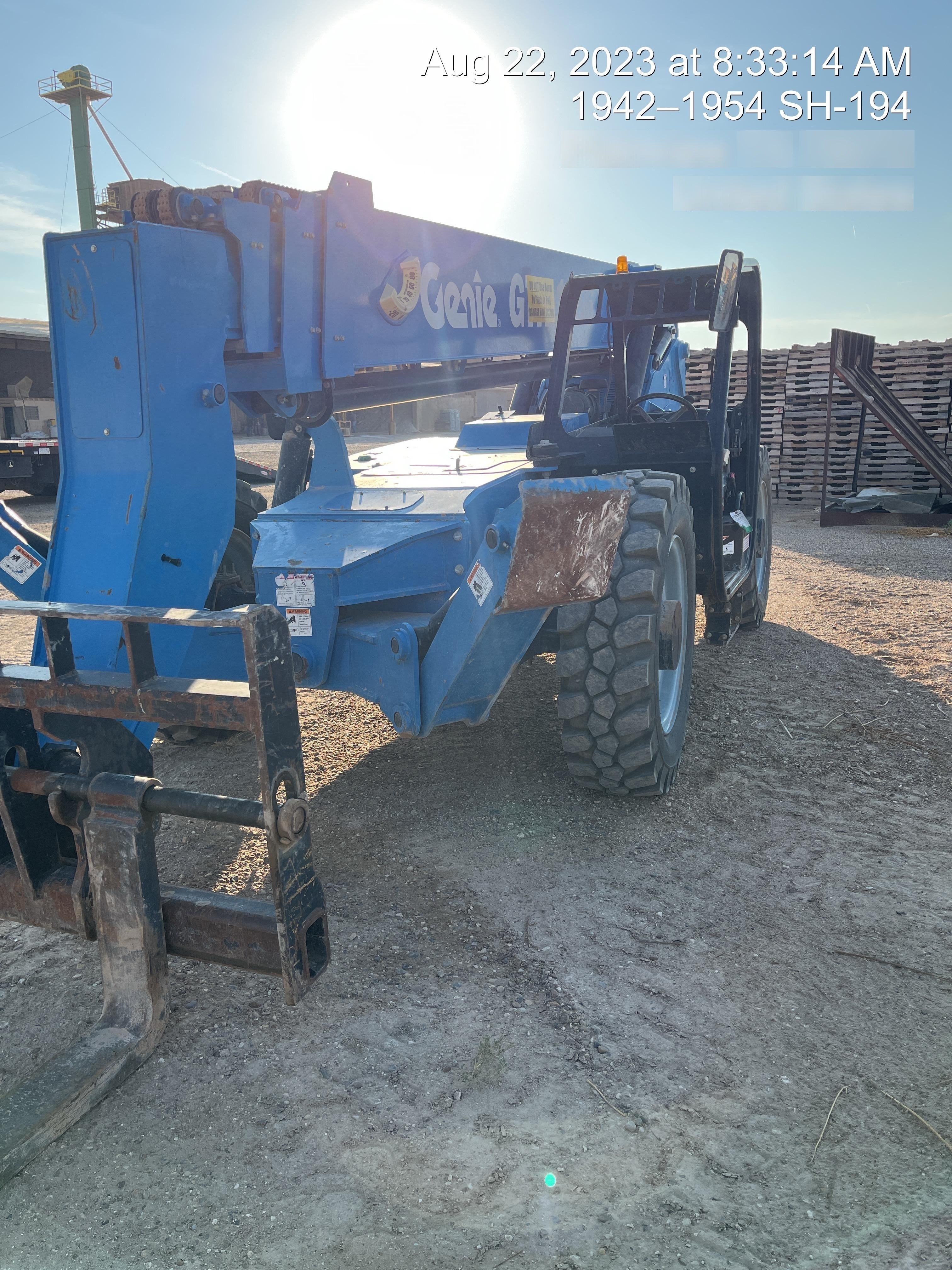 2017 GENIE GTH-1056